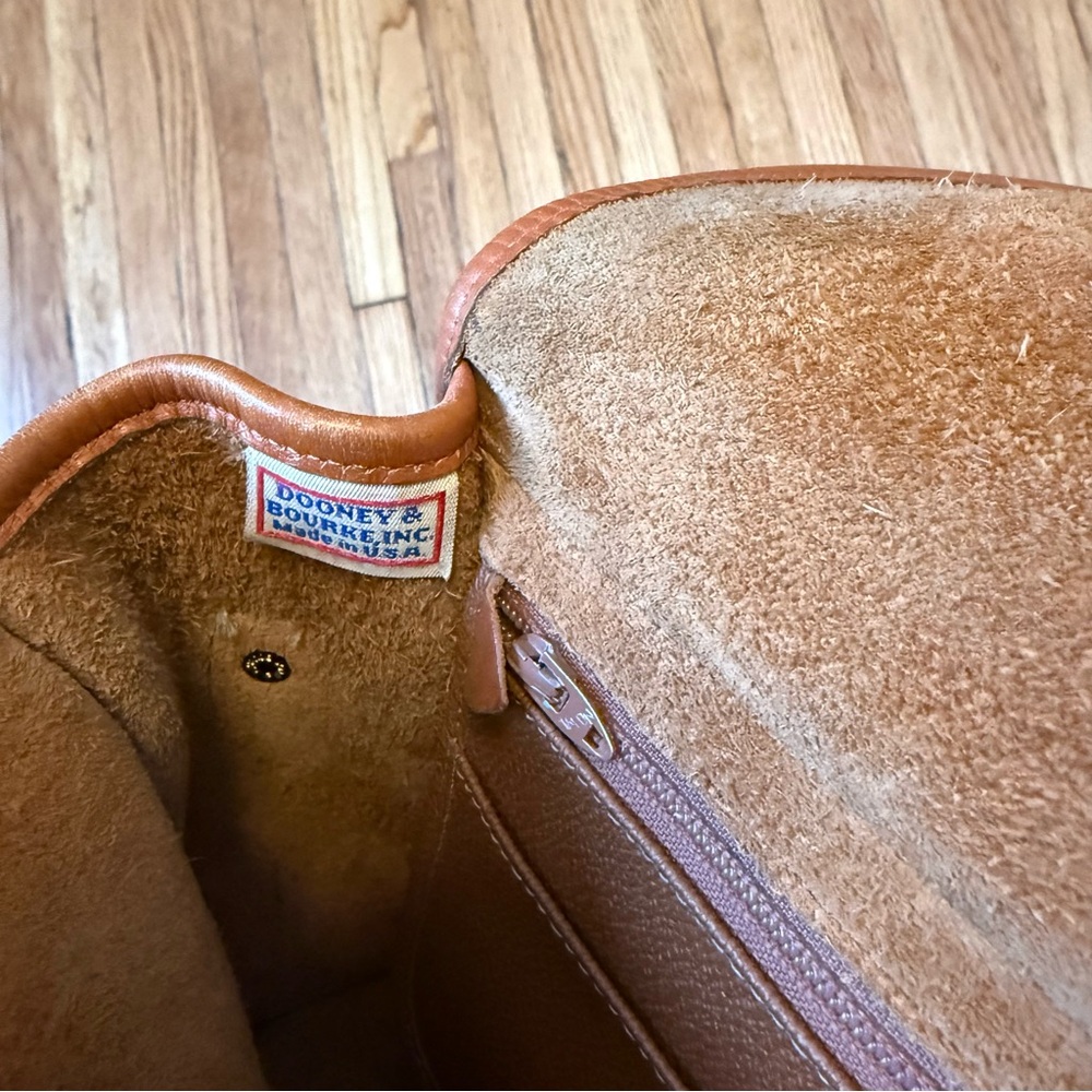 Vintage Dooney & Bourke Leather Crossbody Purse - Picture 4 of 6